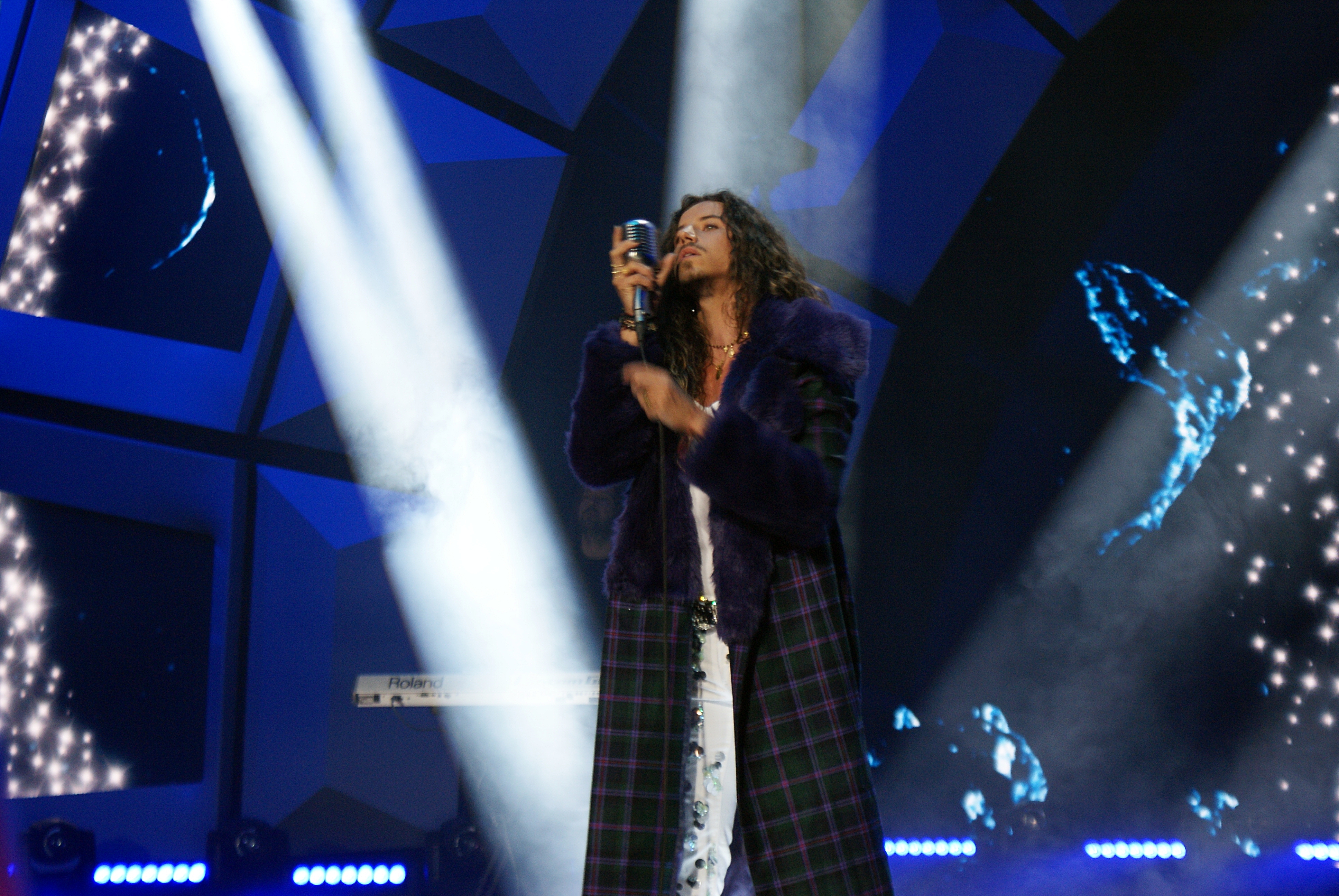 YH5BAEAAAAALAAAAAABAAEAAAIBRAA7