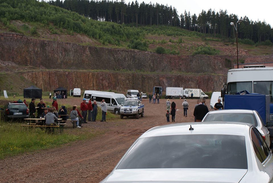 YH5BAEAAAAALAAAAAABAAEAAAIBRAA7