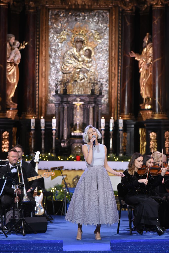 YH5BAEAAAAALAAAAAABAAEAAAIBRAA7