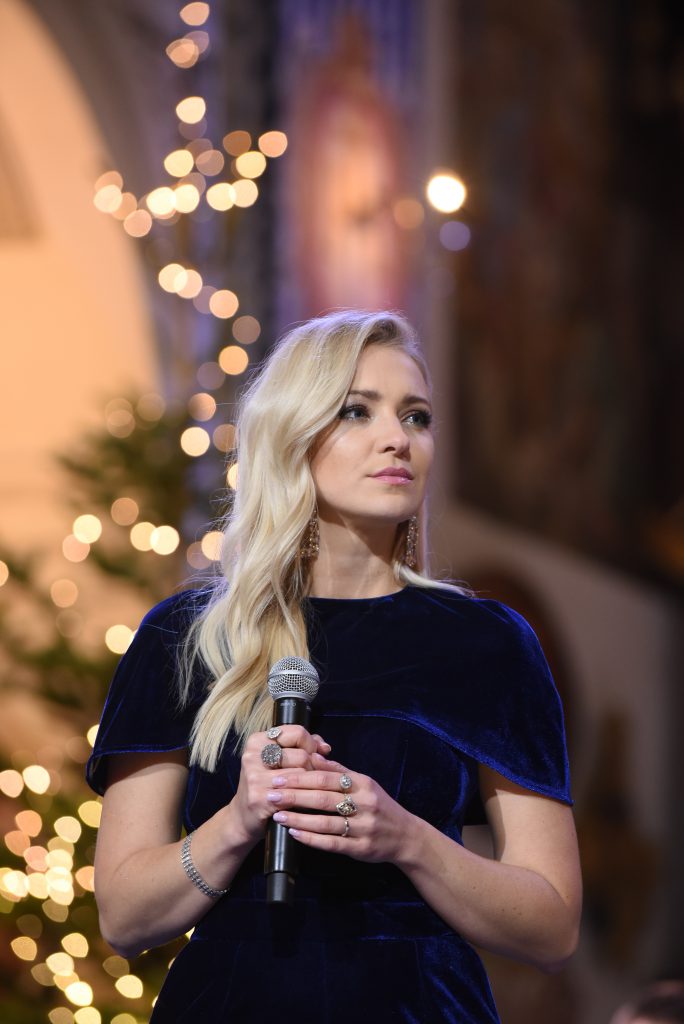 YH5BAEAAAAALAAAAAABAAEAAAIBRAA7