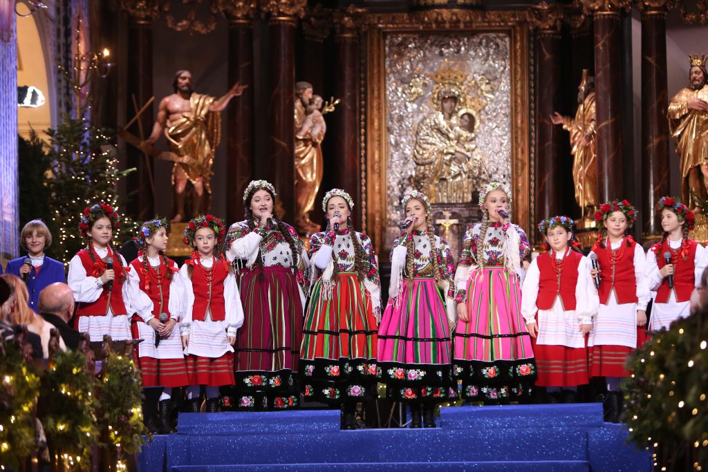 YH5BAEAAAAALAAAAAABAAEAAAIBRAA7