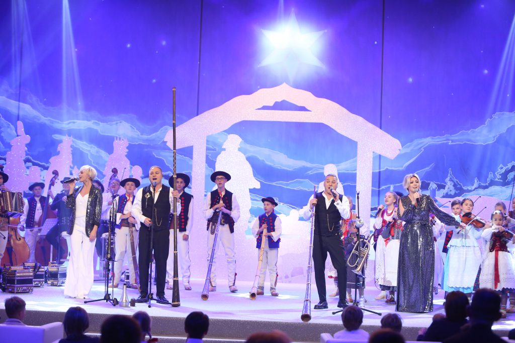 YH5BAEAAAAALAAAAAABAAEAAAIBRAA7