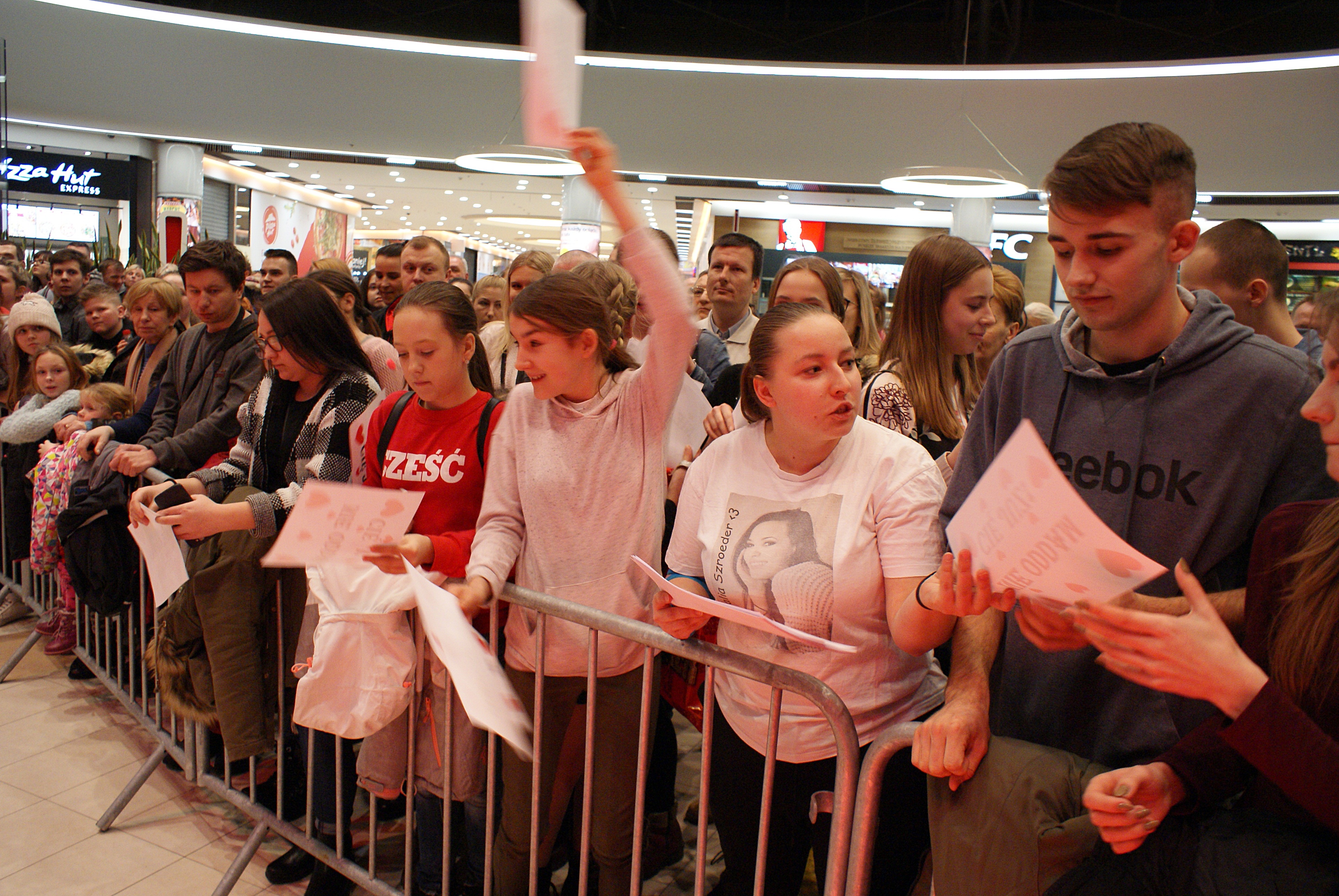 YH5BAEAAAAALAAAAAABAAEAAAIBRAA7