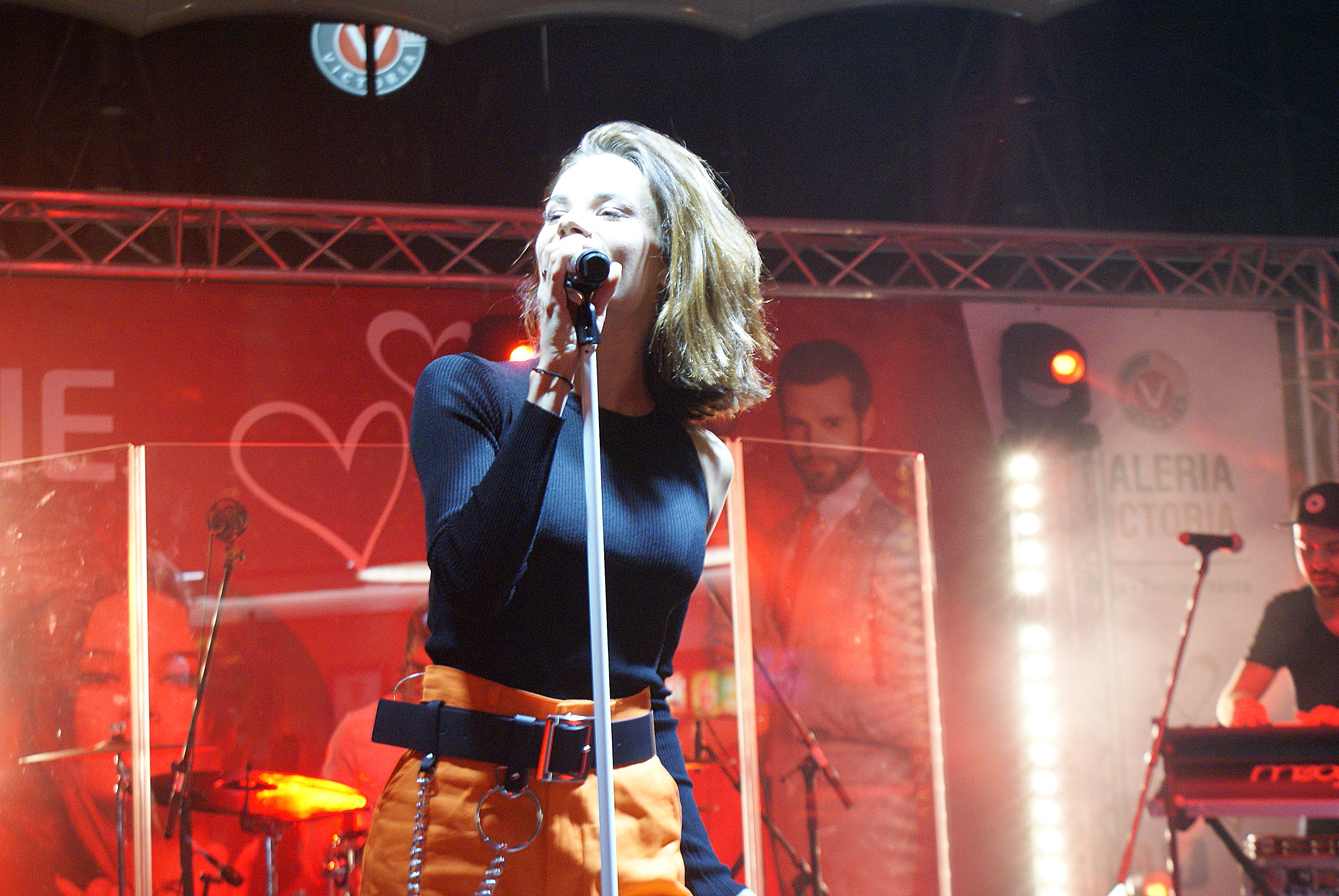 YH5BAEAAAAALAAAAAABAAEAAAIBRAA7