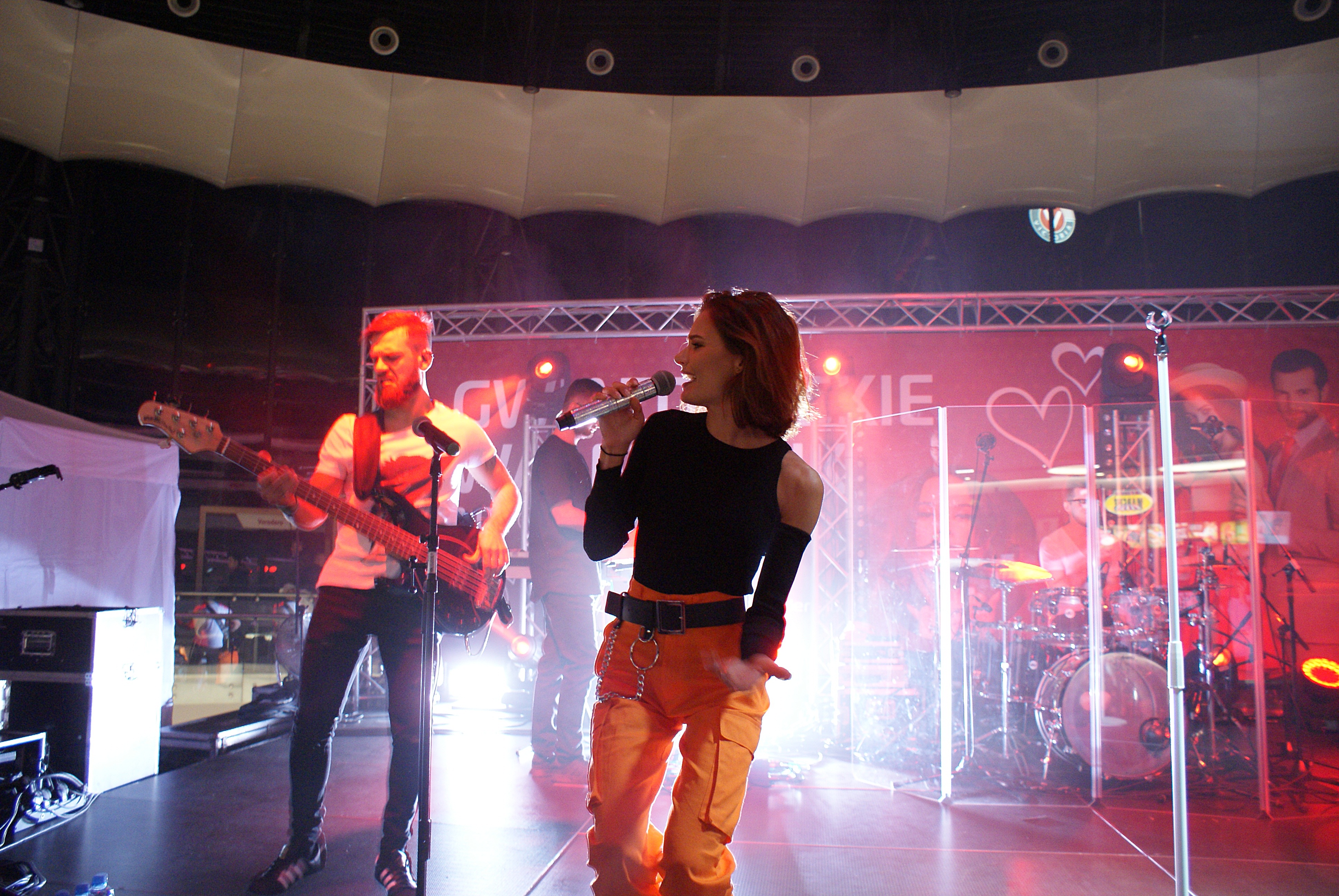 YH5BAEAAAAALAAAAAABAAEAAAIBRAA7