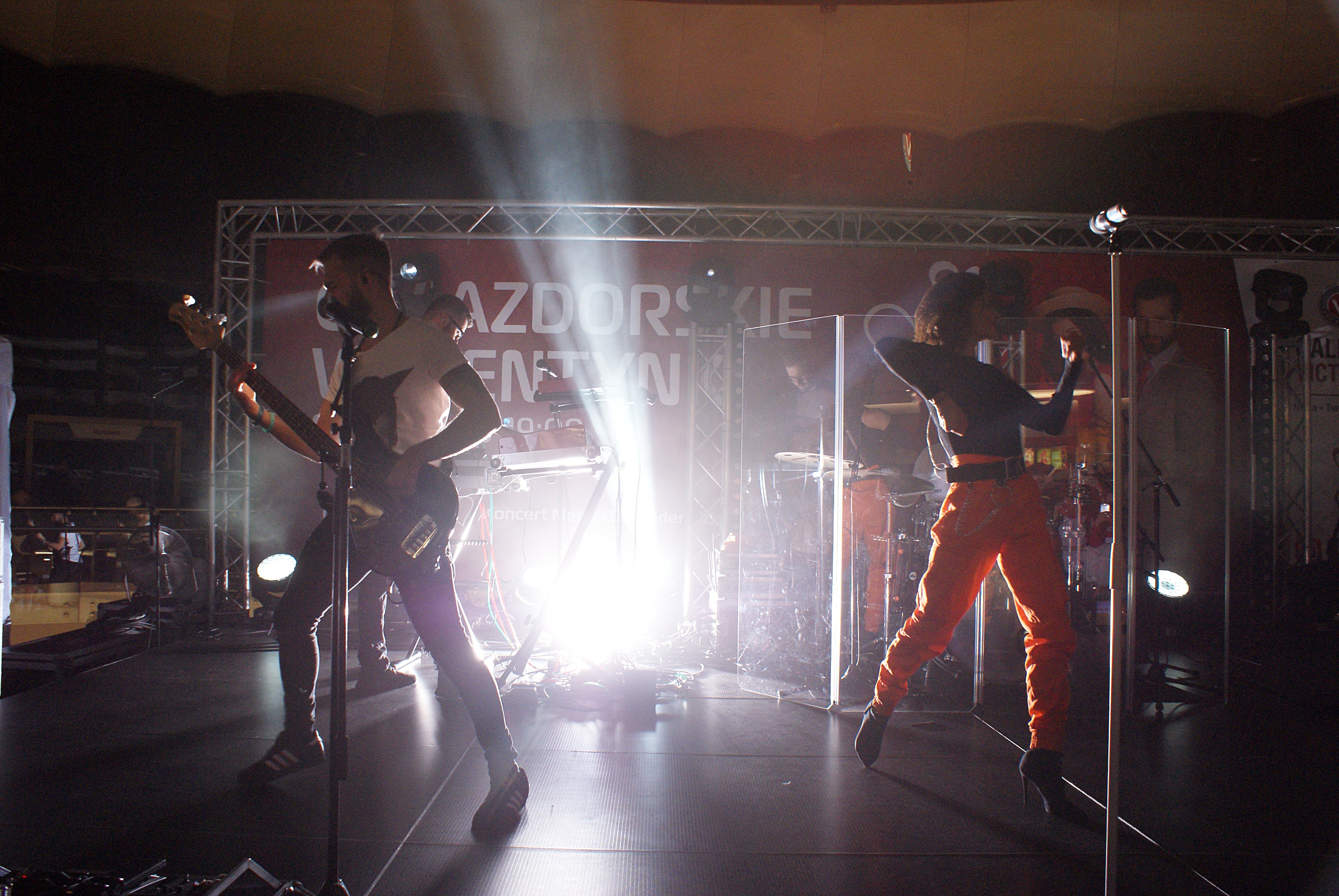 YH5BAEAAAAALAAAAAABAAEAAAIBRAA7