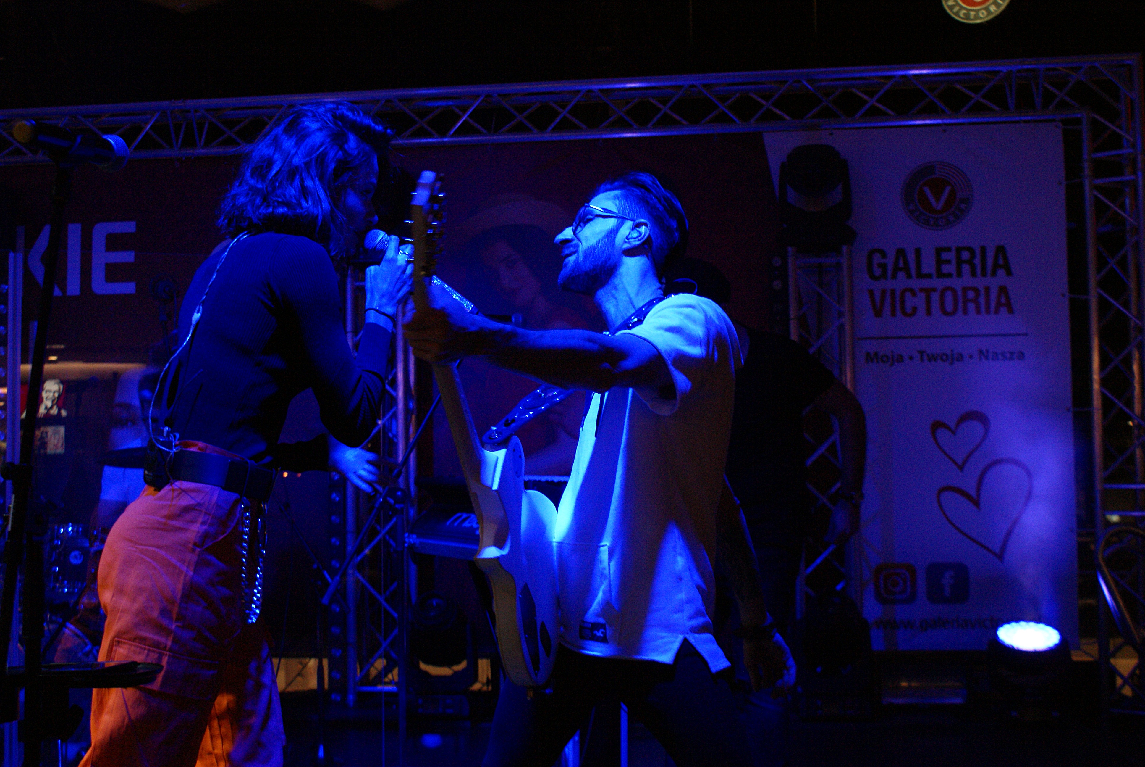 YH5BAEAAAAALAAAAAABAAEAAAIBRAA7