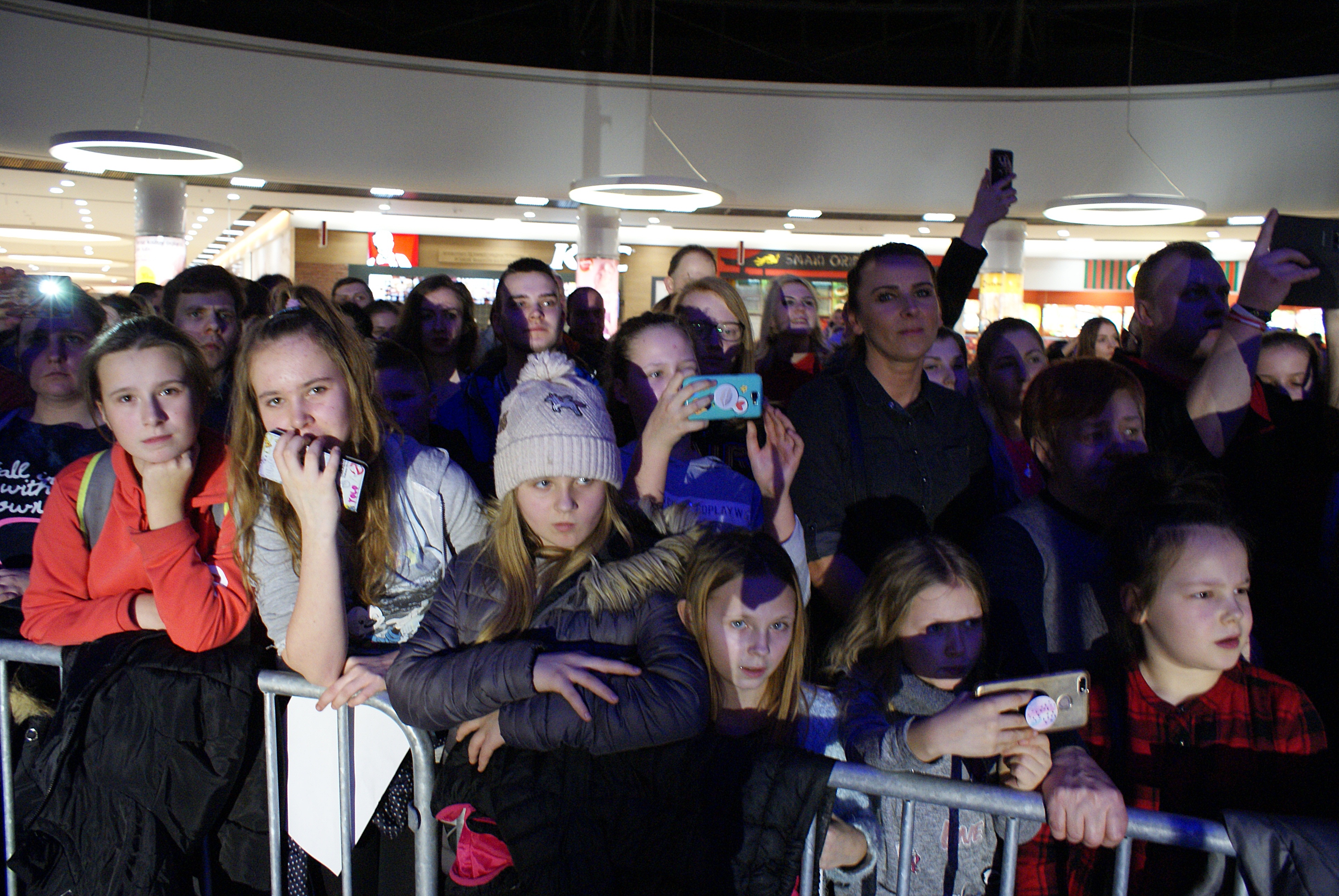 YH5BAEAAAAALAAAAAABAAEAAAIBRAA7