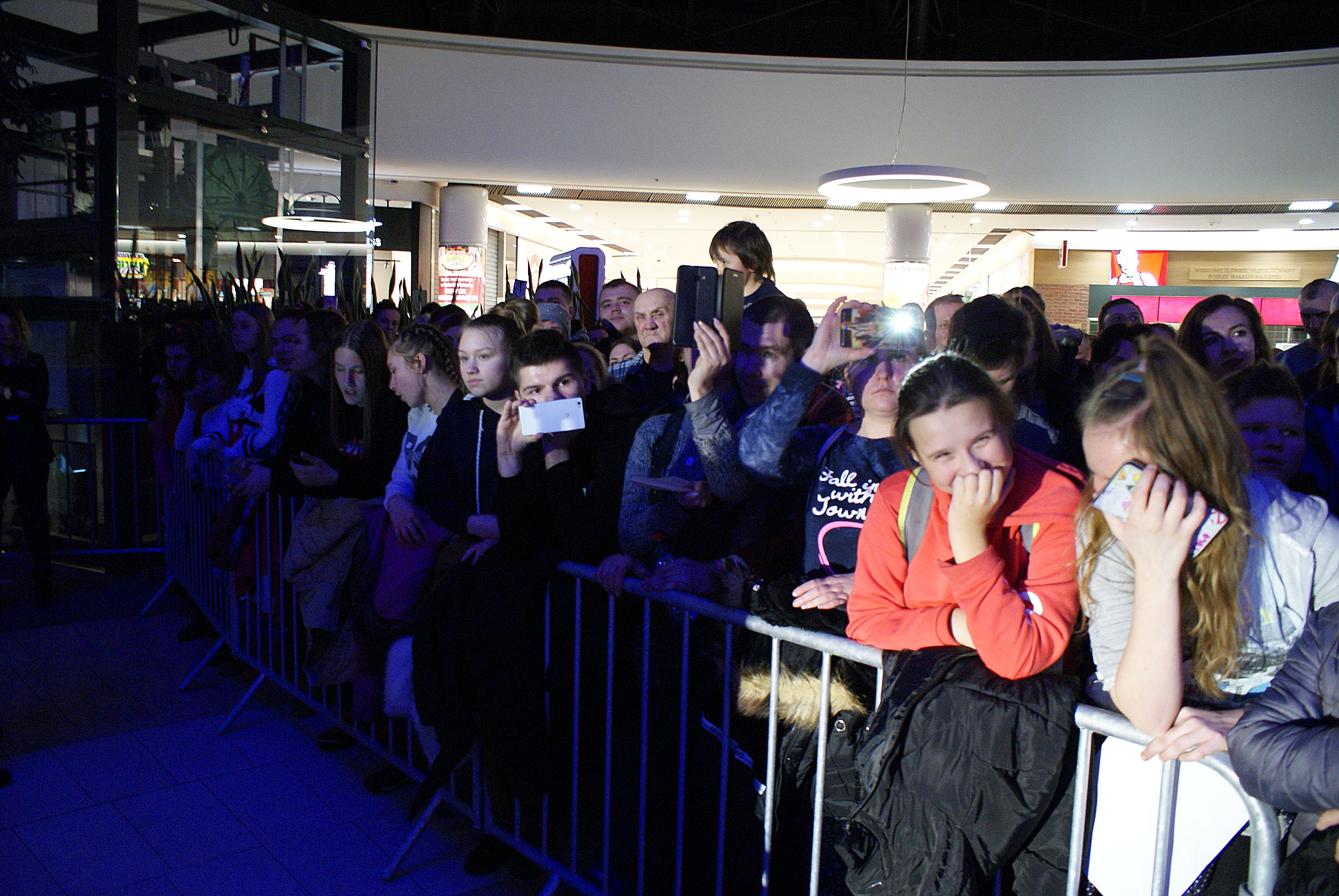 YH5BAEAAAAALAAAAAABAAEAAAIBRAA7