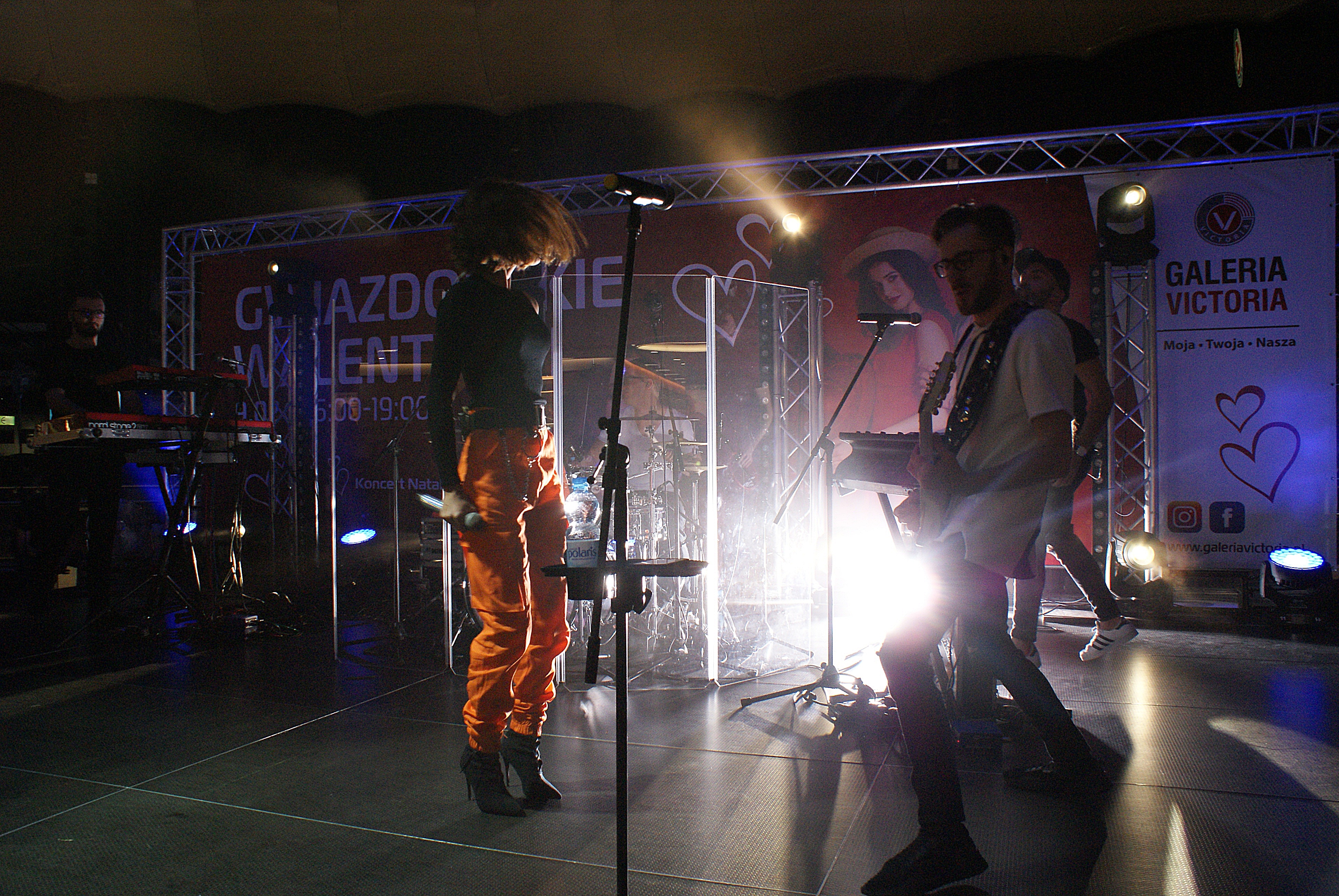 YH5BAEAAAAALAAAAAABAAEAAAIBRAA7