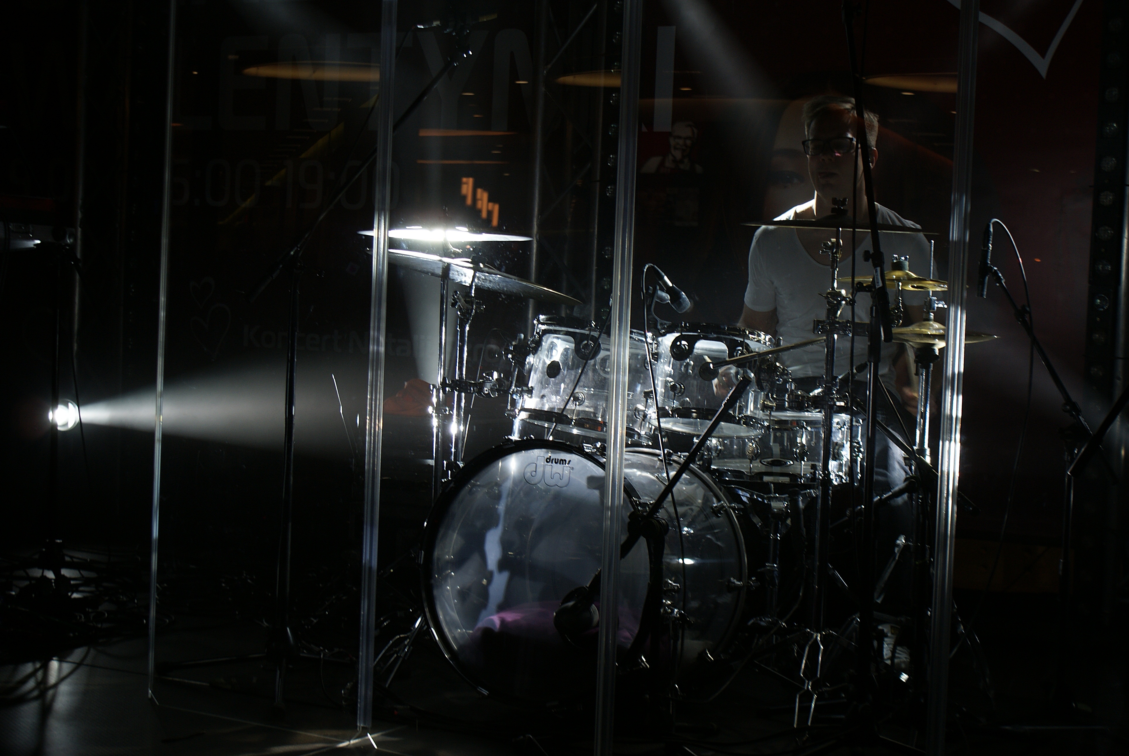 YH5BAEAAAAALAAAAAABAAEAAAIBRAA7