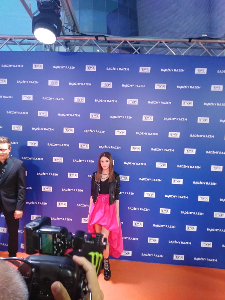 YH5BAEAAAAALAAAAAABAAEAAAIBRAA7