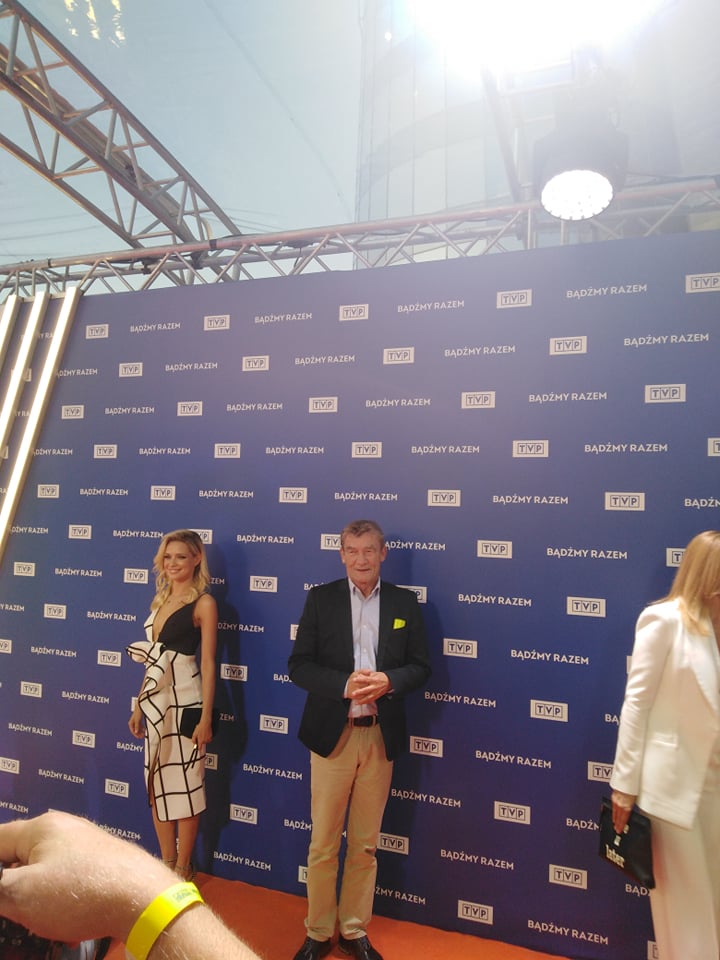 YH5BAEAAAAALAAAAAABAAEAAAIBRAA7