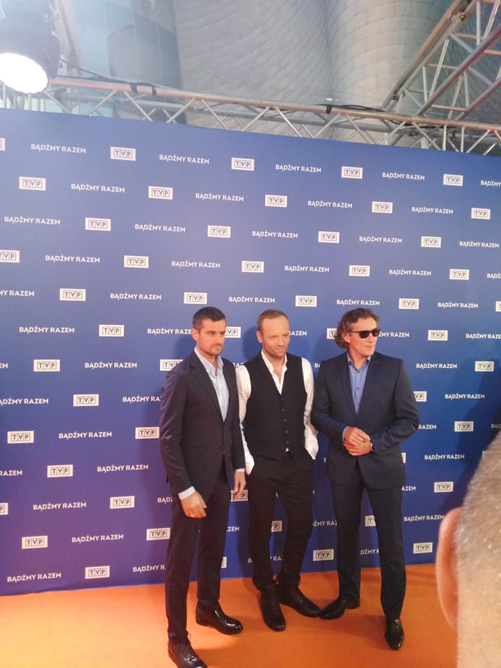 YH5BAEAAAAALAAAAAABAAEAAAIBRAA7