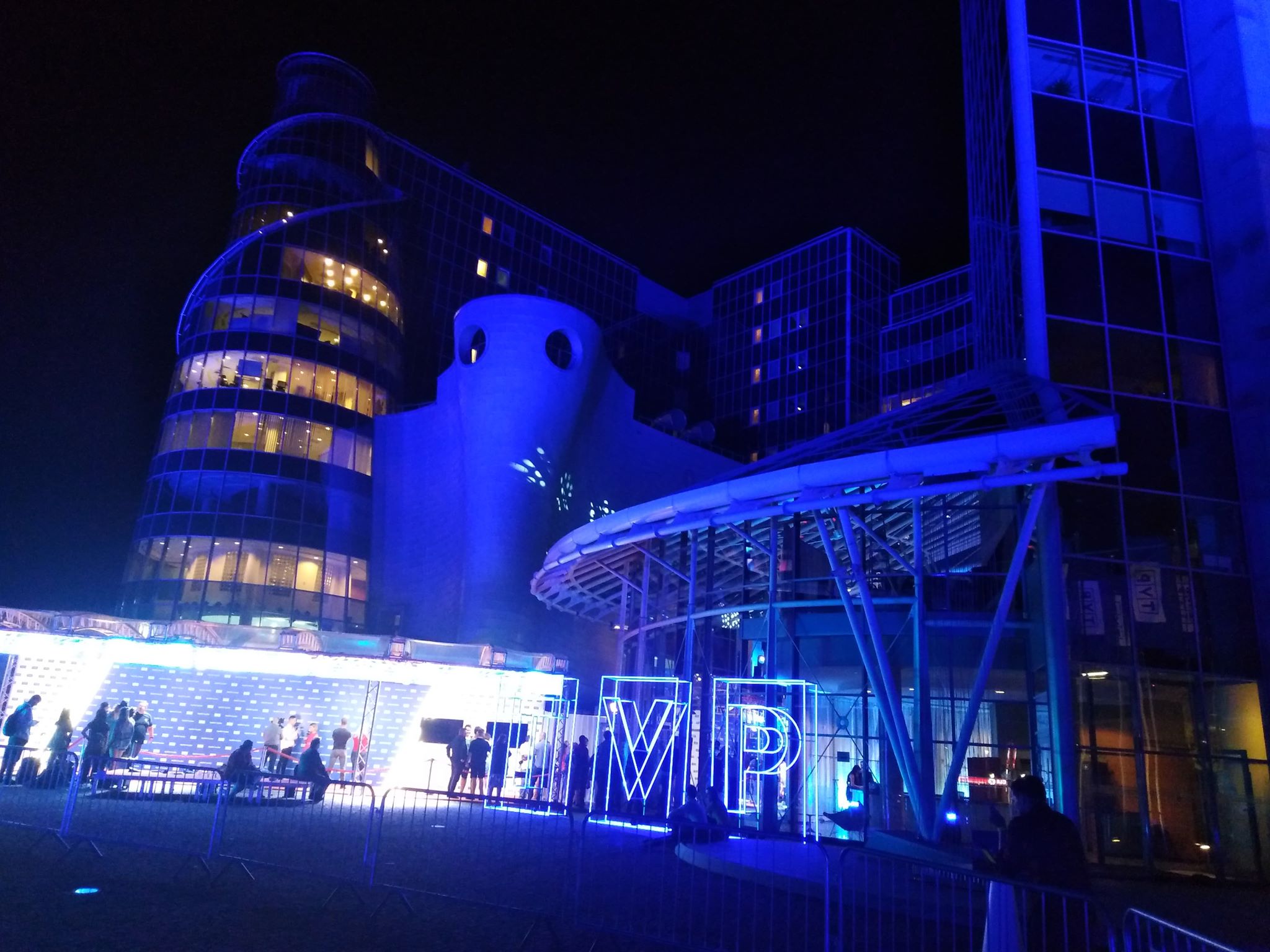 YH5BAEAAAAALAAAAAABAAEAAAIBRAA7