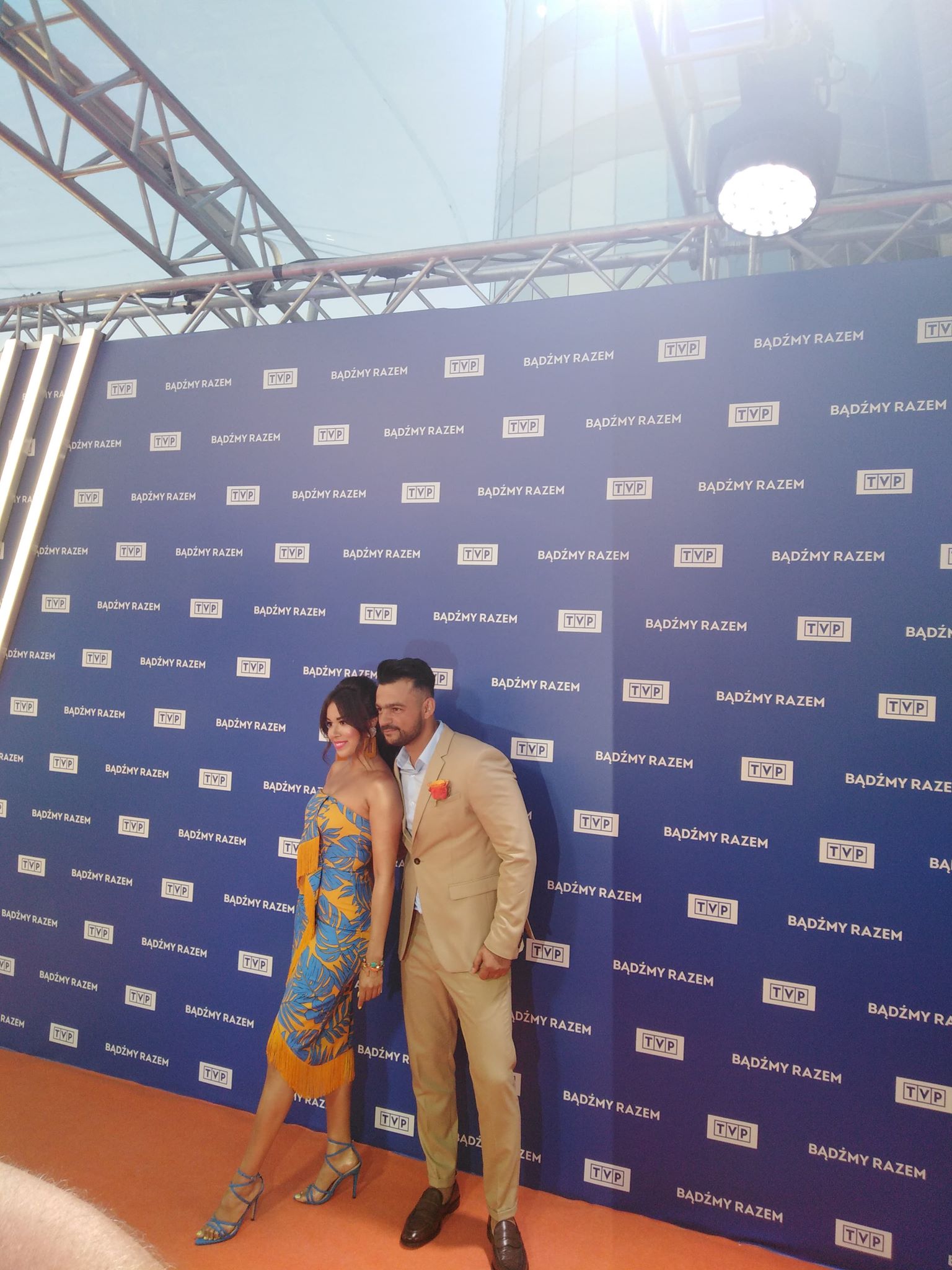 YH5BAEAAAAALAAAAAABAAEAAAIBRAA7