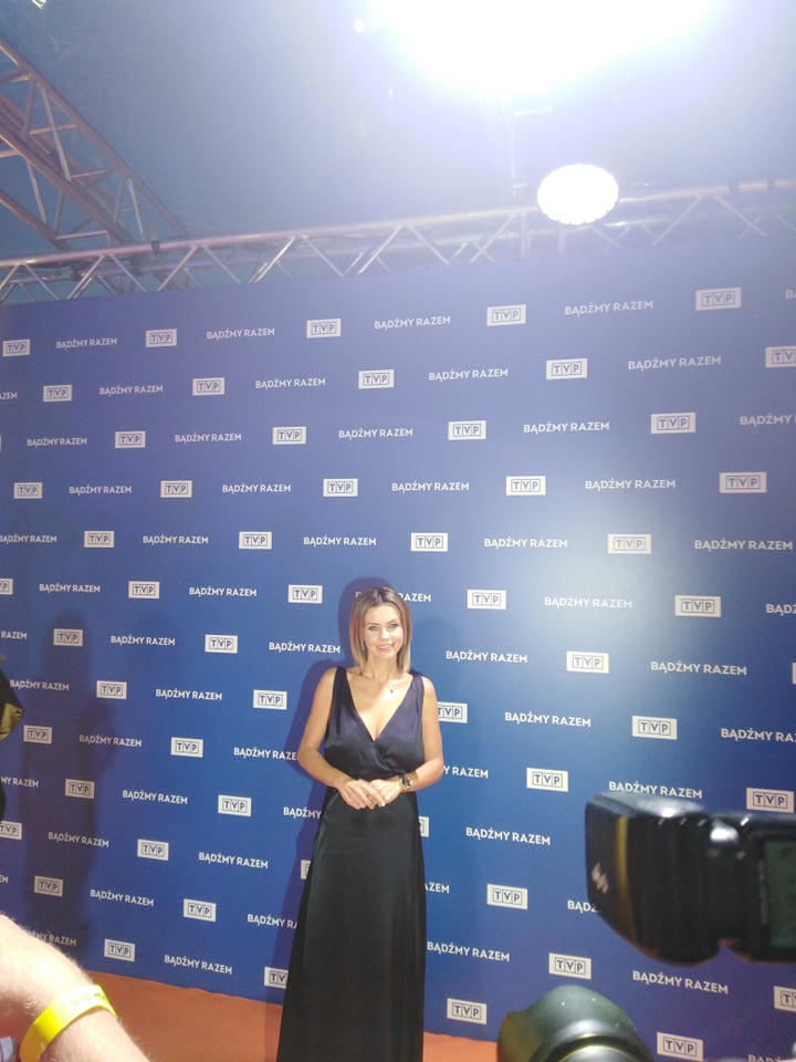 YH5BAEAAAAALAAAAAABAAEAAAIBRAA7