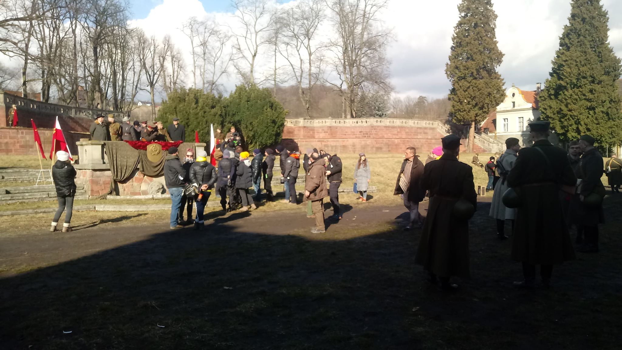 YH5BAEAAAAALAAAAAABAAEAAAIBRAA7