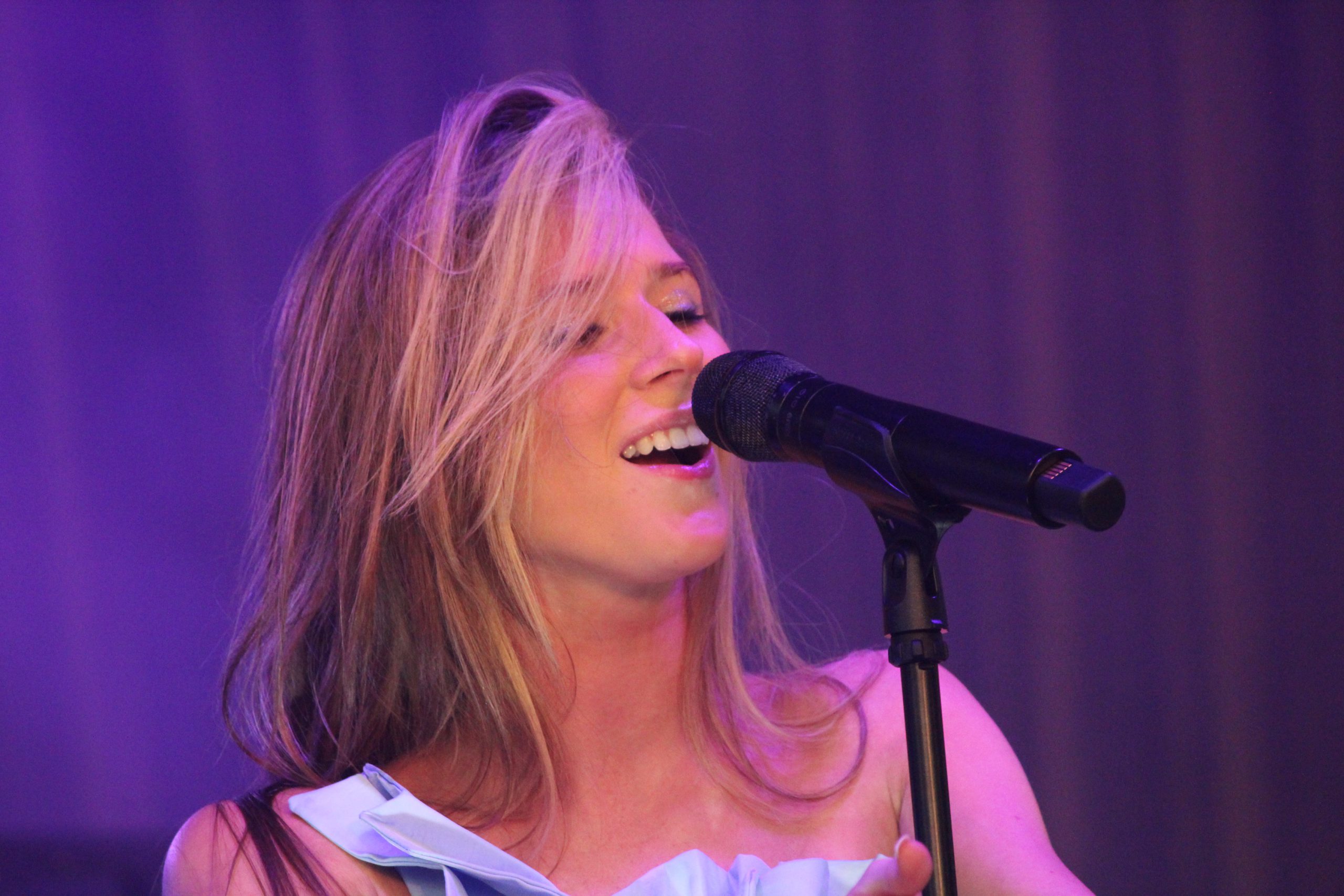 YH5BAEAAAAALAAAAAABAAEAAAIBRAA7