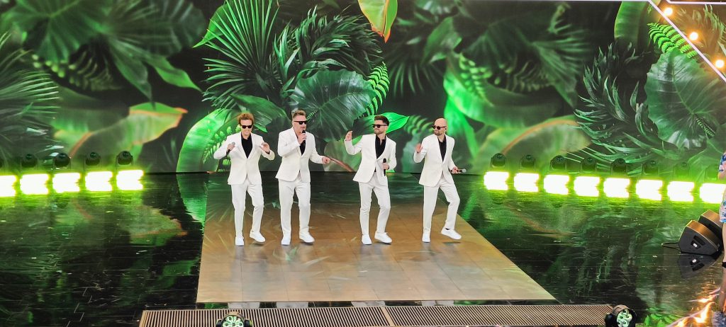 YH5BAEAAAAALAAAAAABAAEAAAIBRAA7