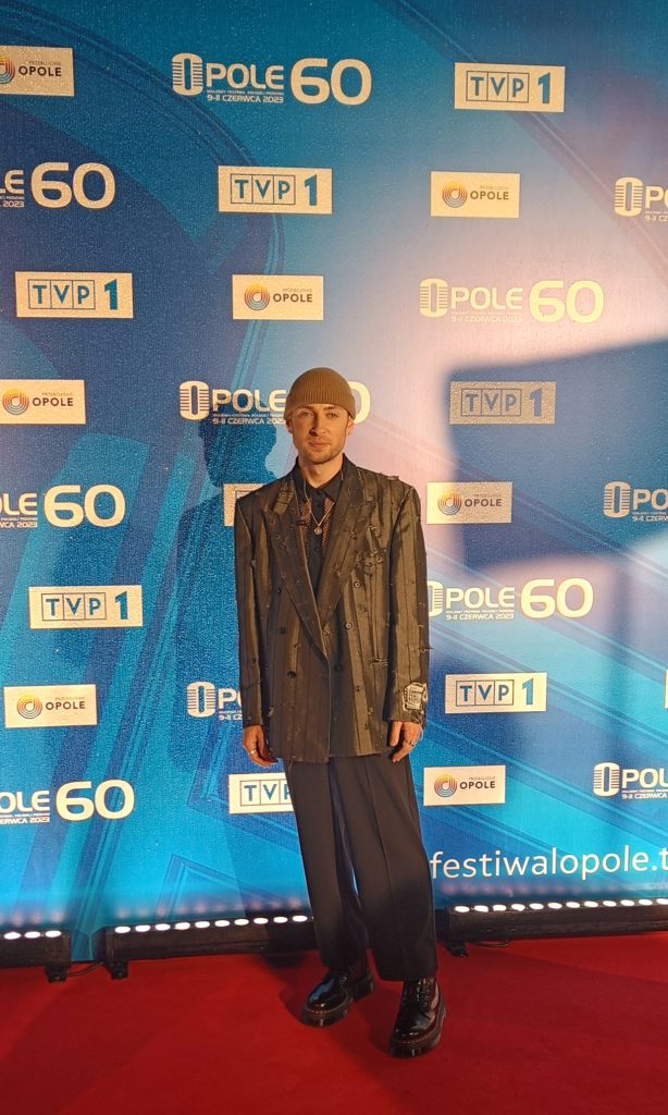 YH5BAEAAAAALAAAAAABAAEAAAIBRAA7