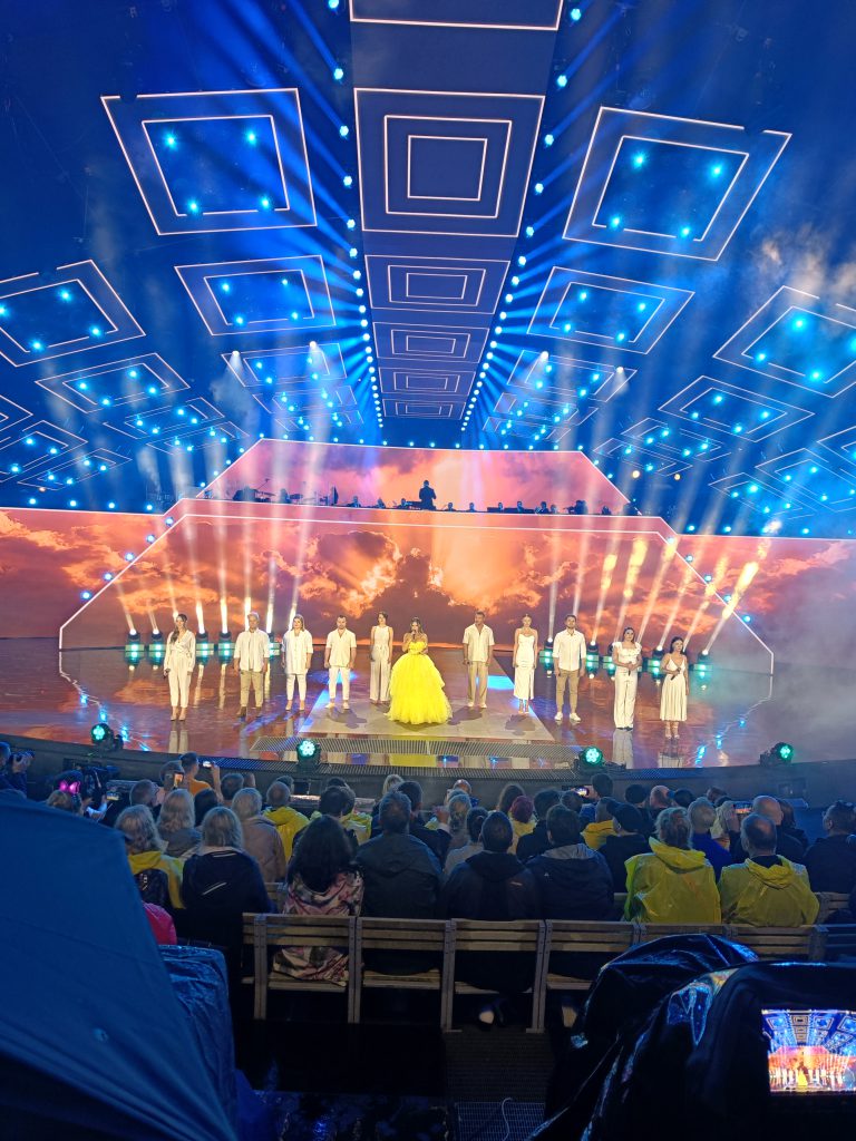 YH5BAEAAAAALAAAAAABAAEAAAIBRAA7