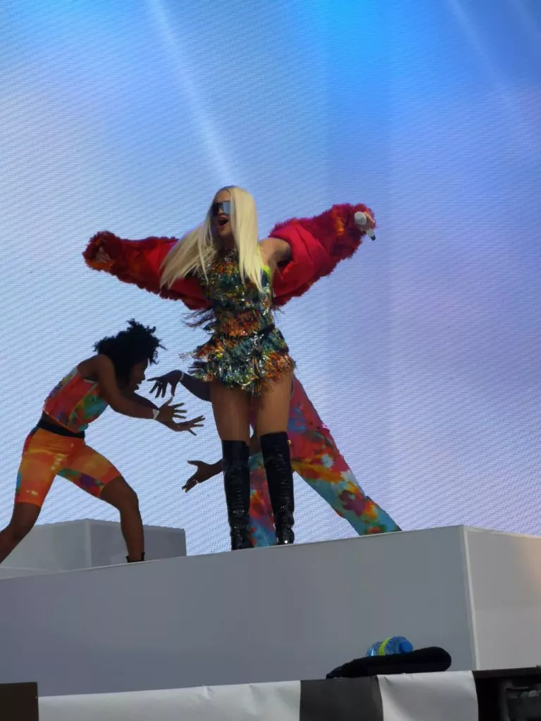 61400637_375736459727784_5611472229326913536_n