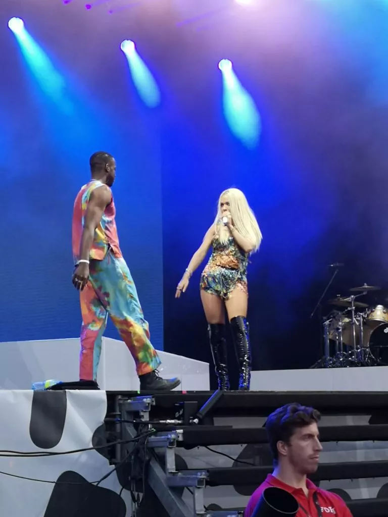 61691287_379916399532727_4785423905181401088_n